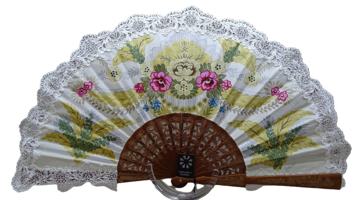 Abanico de fallera con encaje indumentaria valenciana