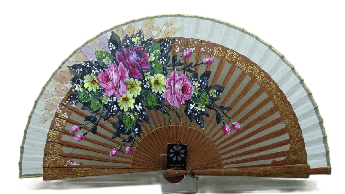 Abanico con flores y detalles dorados