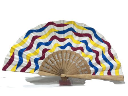 Abanico moderno con ondas multicolor