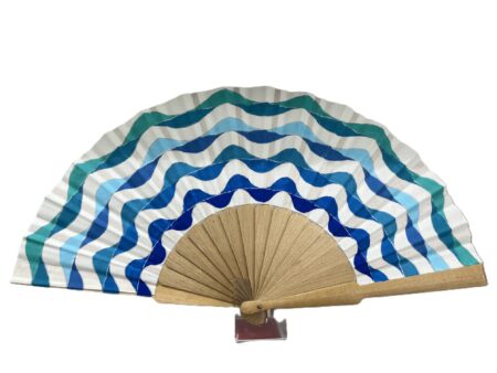 Abanico moderno con ondas azules